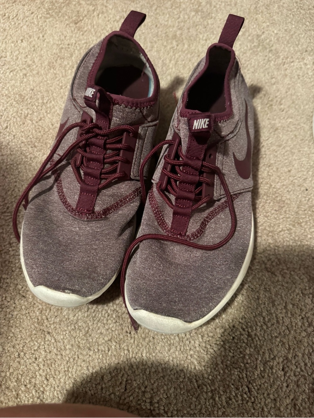 Nike Women’s Burgundy Maroon Casual Sneakers